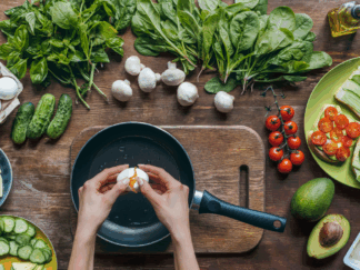 cooking food with good nutrition for the elderly